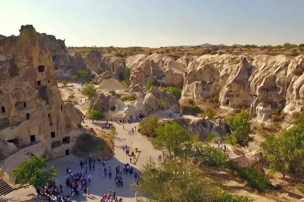 Excursie mixtă Cappadocia cu ghid cu prânz