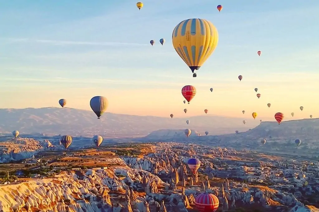 Capadocia plimbare cu balonul cu aer cald