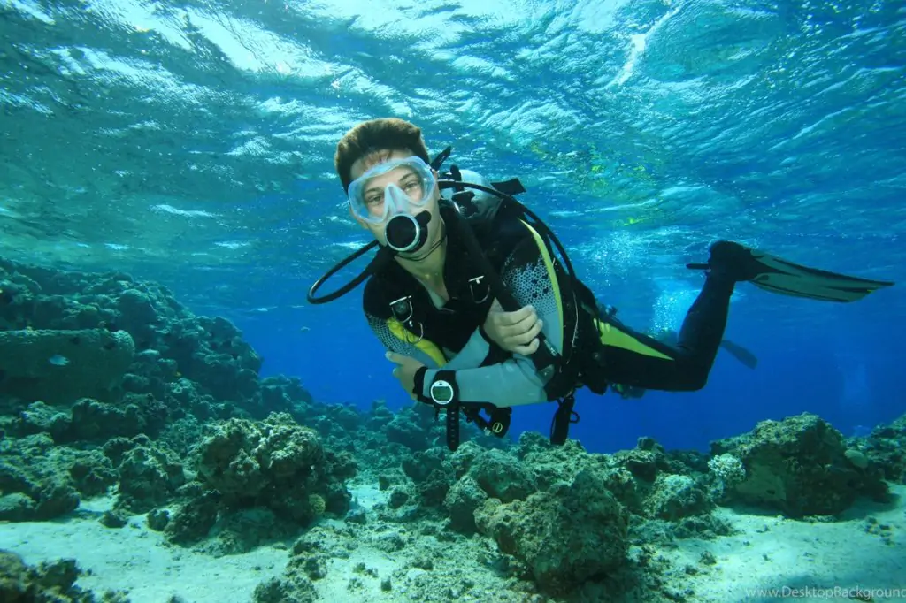 side scuba diving