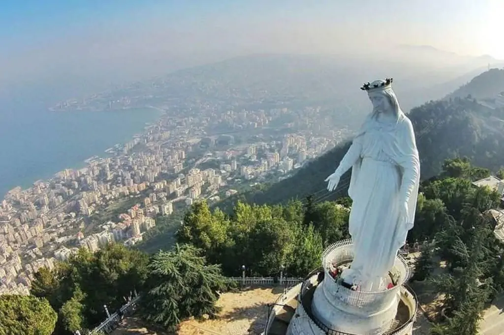 Jeita Grotto - Harissa - Byblos Tour din Beirut