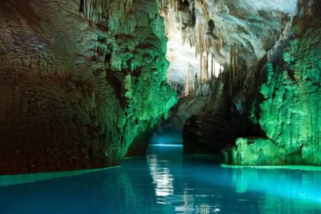 Jeita Grotto - Harissa - Byblos Tour from Beirut