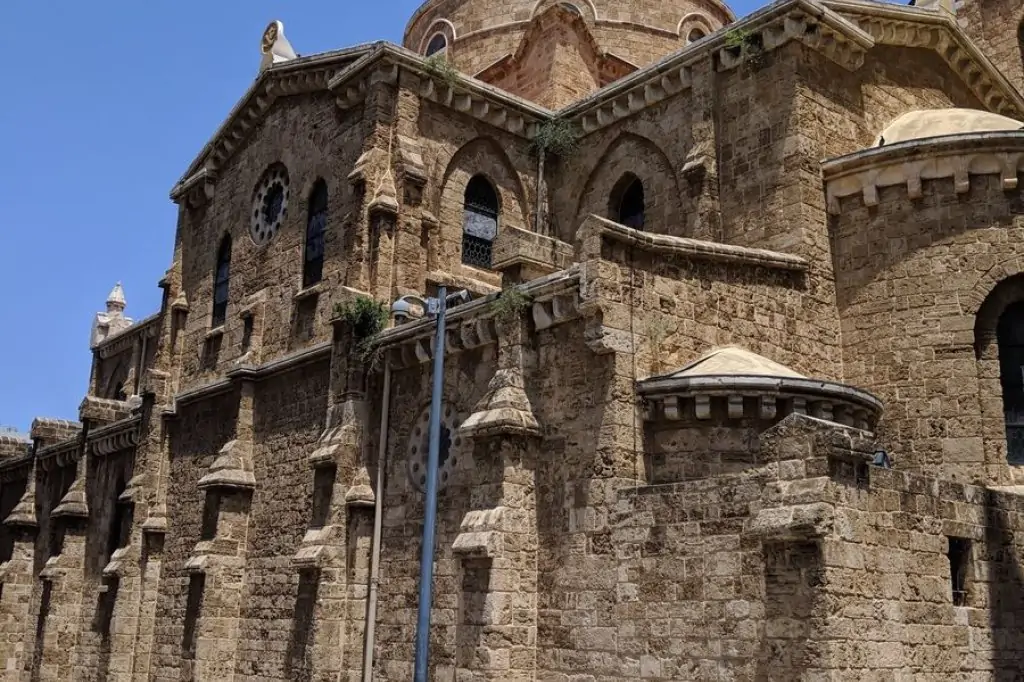 Private Beirut Panorama-Stadtrundfahrt und geführter Spaziergang (4 Pers.)