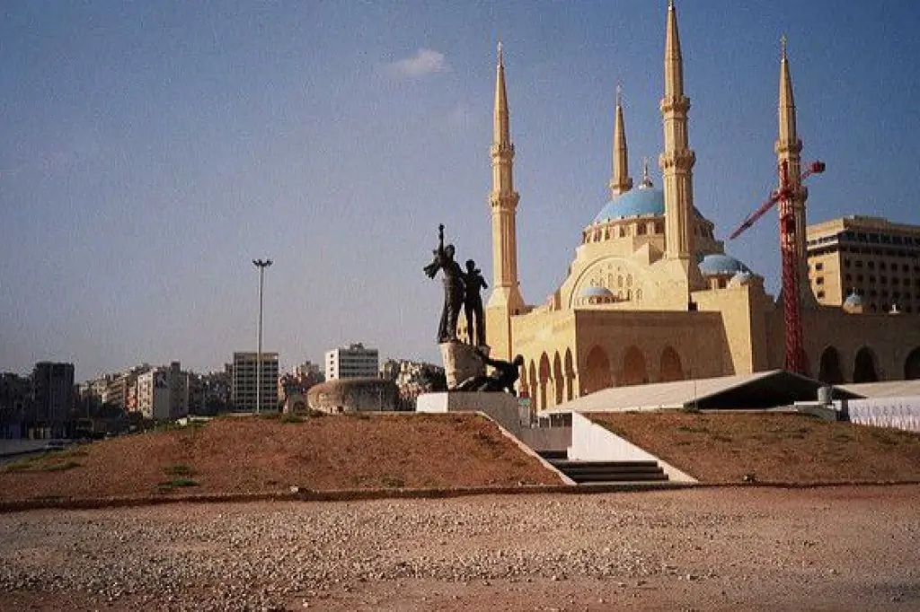 Private Beirut panaromic city tour and guided walking your (4prs)