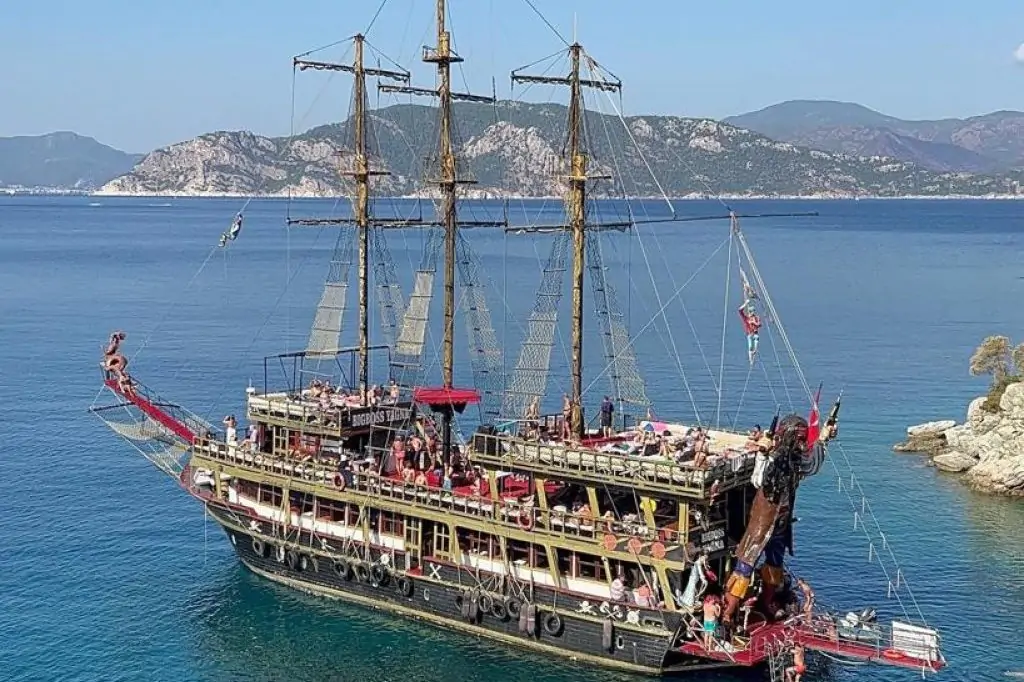 Marmaris Big Boss Diamond Pirate Boat Trip