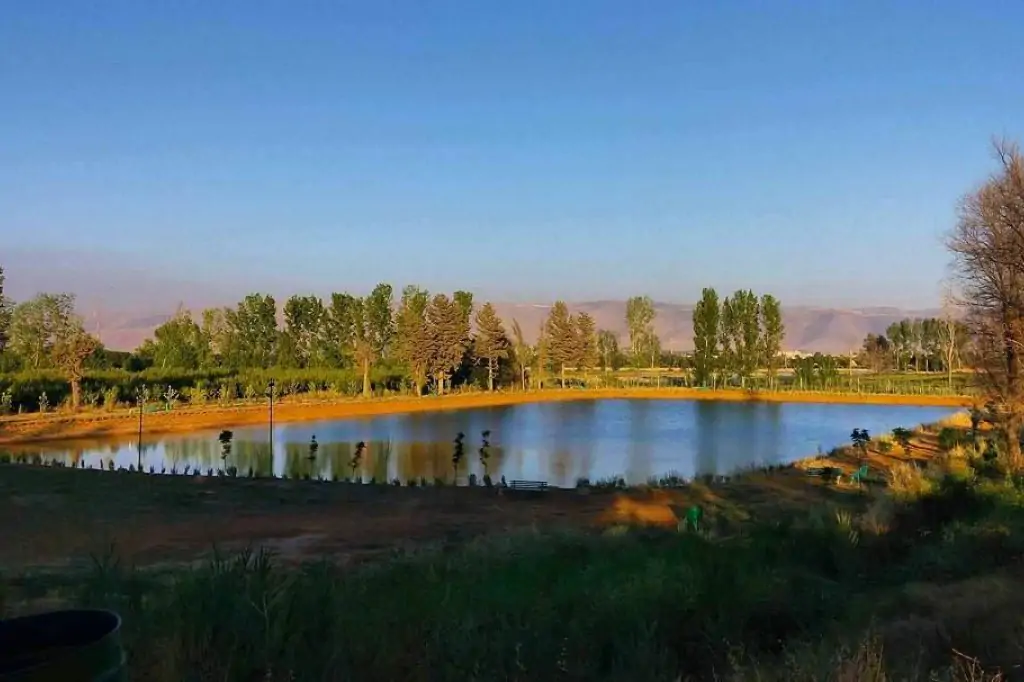 Private Tour zu den römischen Ruinen von Baalbek, Anjar &amp;amp;amp;amp;amp; Valuga (bezaubernde Seen)