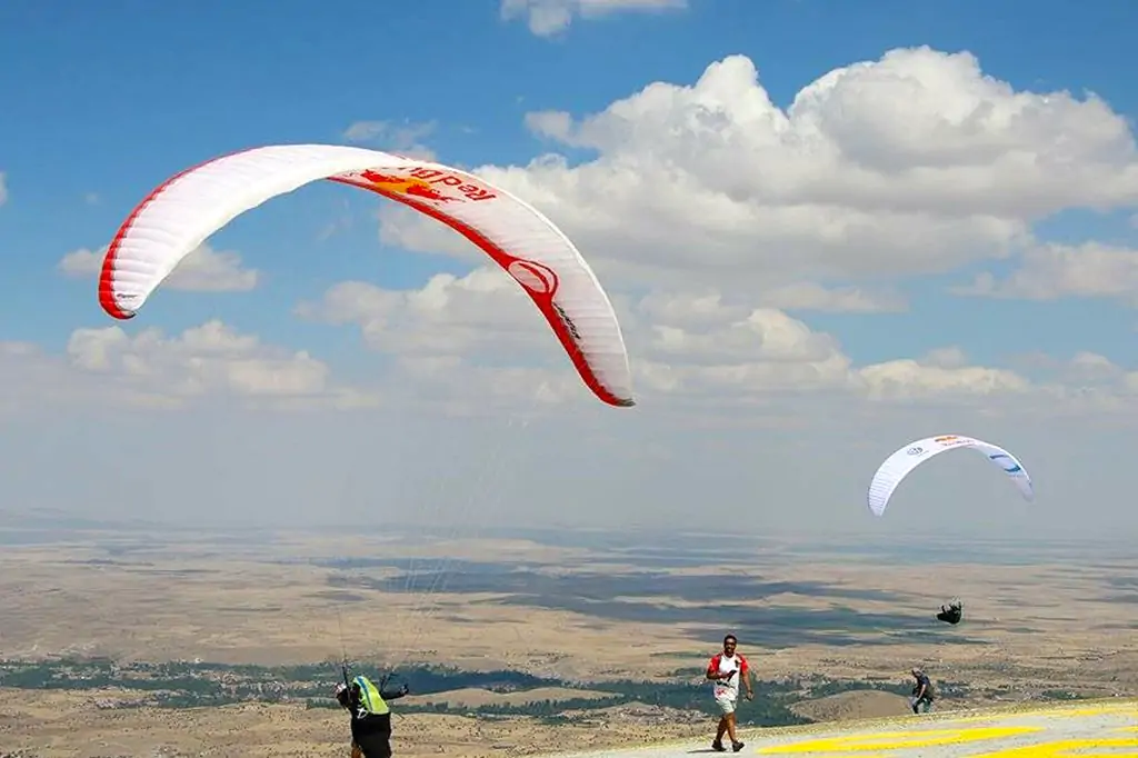 Experiența de zbor cu parapanta Cappadocia