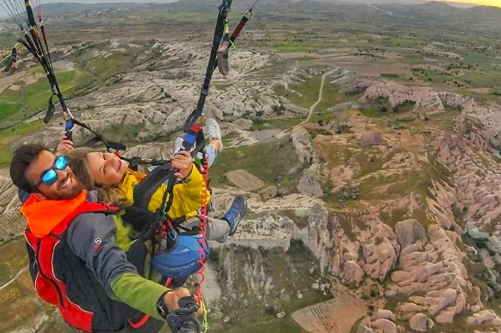 Experiența de zbor cu parapanta Cappadocia