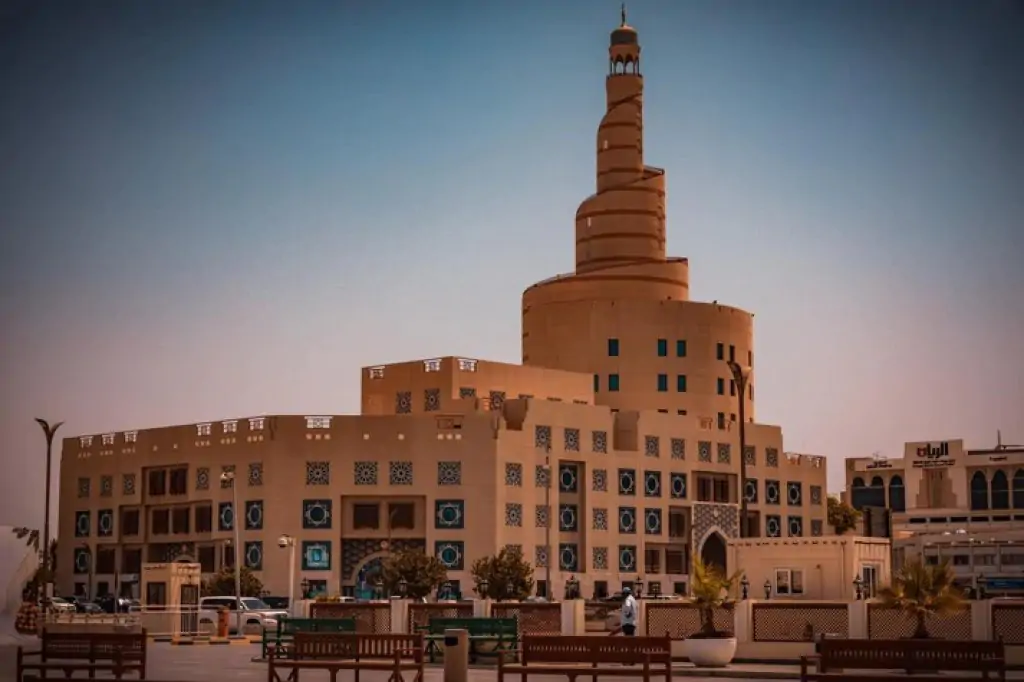 Doha Private Night City Tours With Local Meal Options