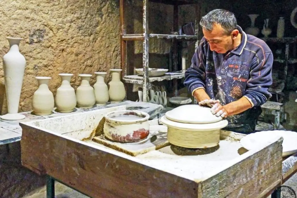 Avanos Artistry: 2-Hour Pottery Workshop with Pick-up & Drop