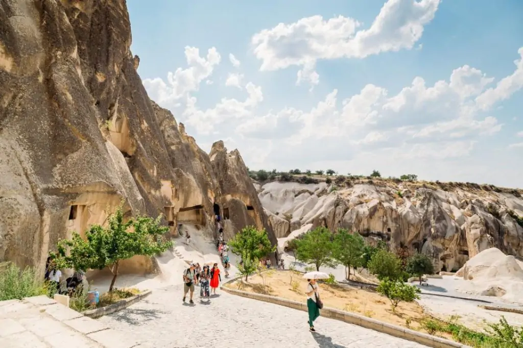 2 zile Turul Verde și Roșu Cappadocia cu prânz!