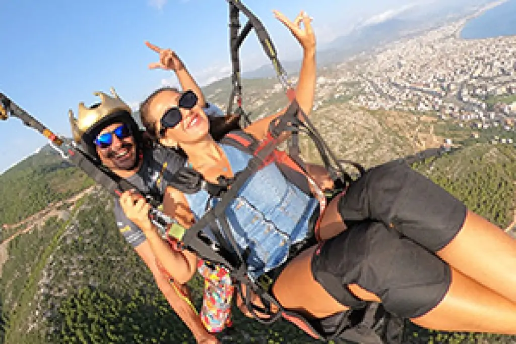 Alanya: Tandem-Paragliding über der Burg und dem Meer