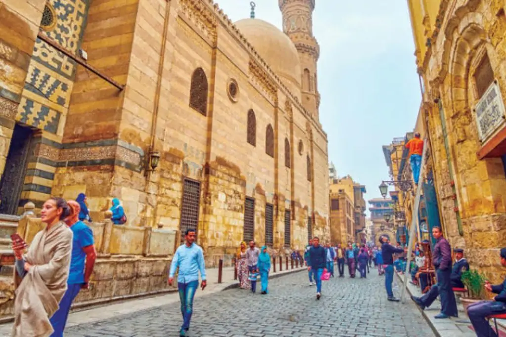 Egyptian Heritage Tour: Al-Muizz Street and Al-Azhar Park Experience