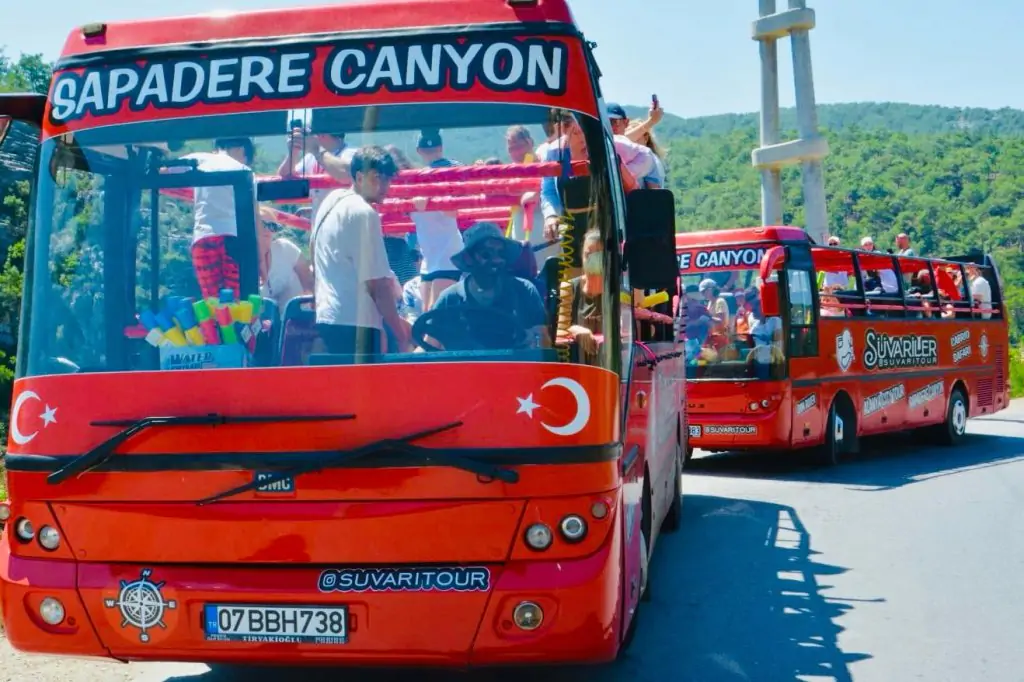 Sapadere-Schlucht-Tour mit Cabrio-Bus