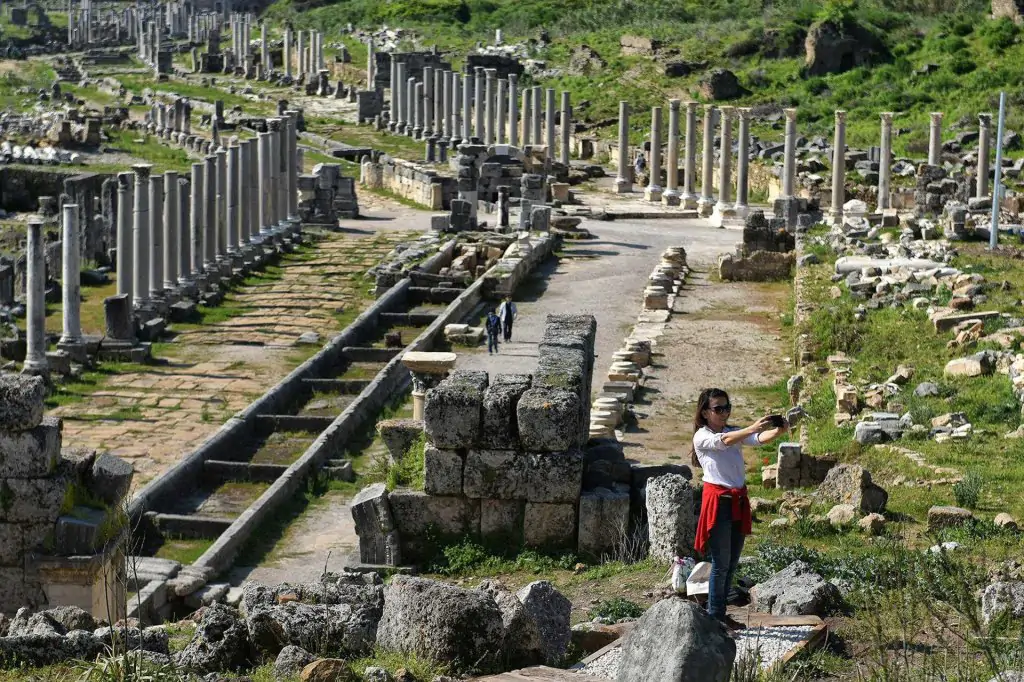 Antalya: Wycieczka do Perge, Aspendos, Side i wodospadu Manavgat