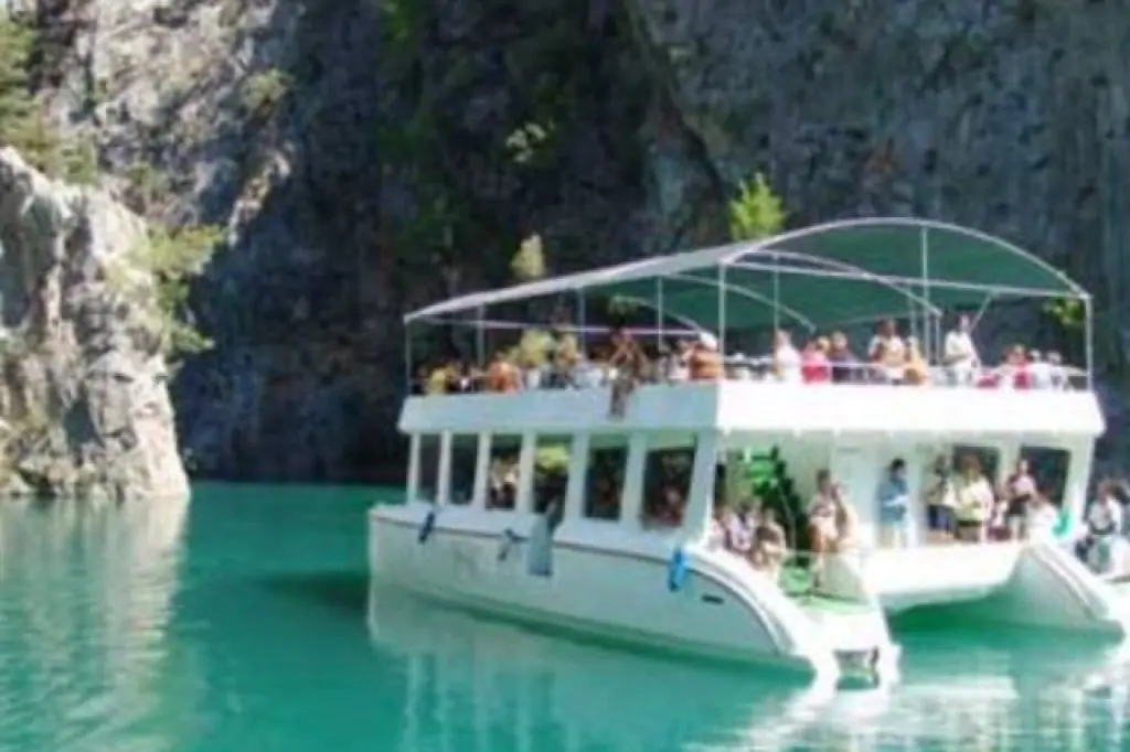 From Antalya: Green Canyon Boat Tour with Lunch and Drinks