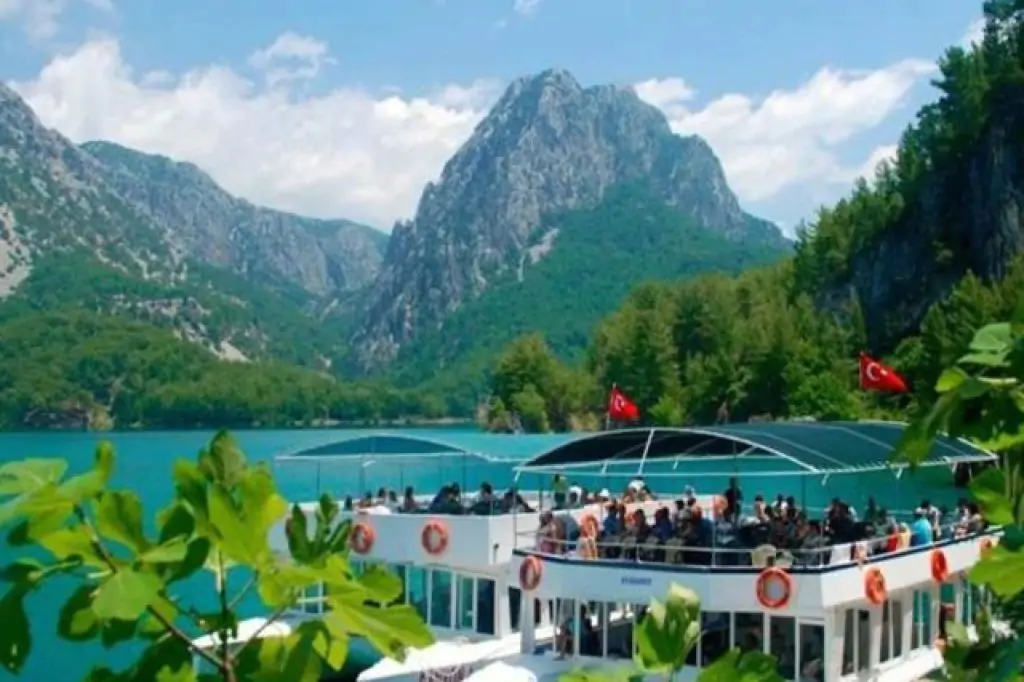 From Antalya: Green Canyon Boat Tour with Lunch and Drinks