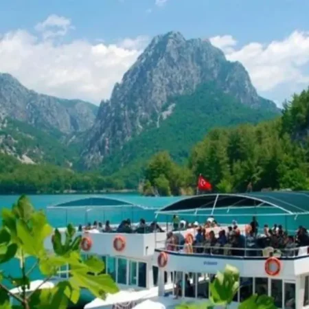 From Antalya: Green Canyon Boat Tour with Lunch and Drinks