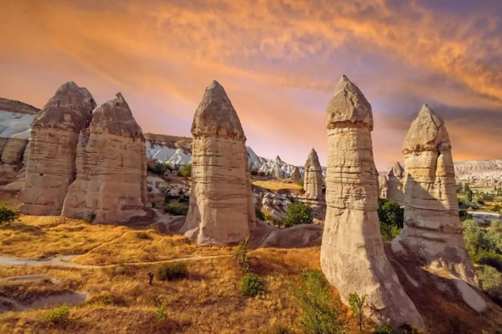 Cappadocia Red Tour cu ghid + prânz + transfer