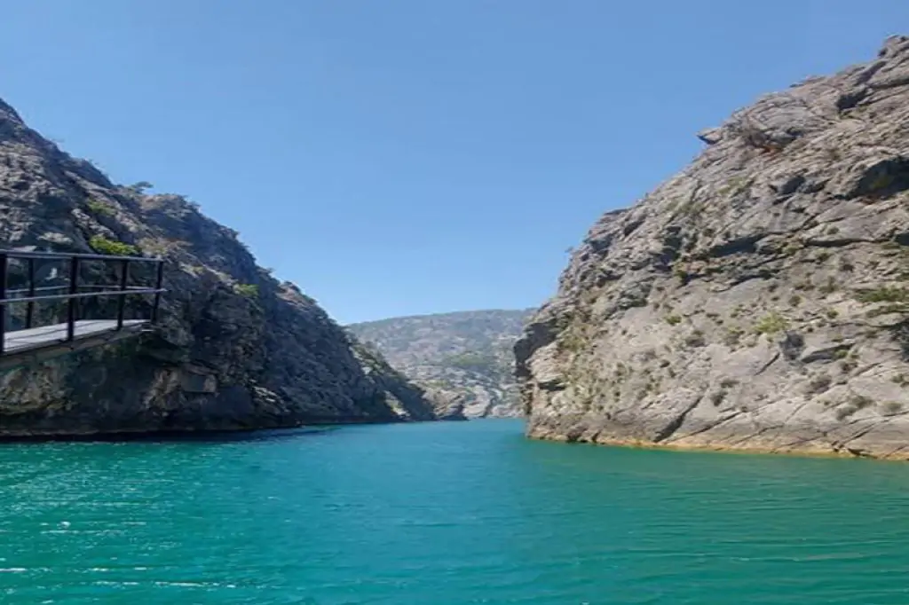 Excursie cu barca în Green Canyon