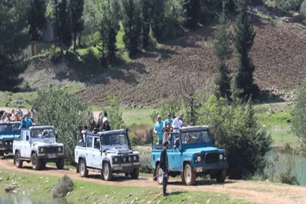 Jeep-Safari und Bootstour auf dem Grünen See