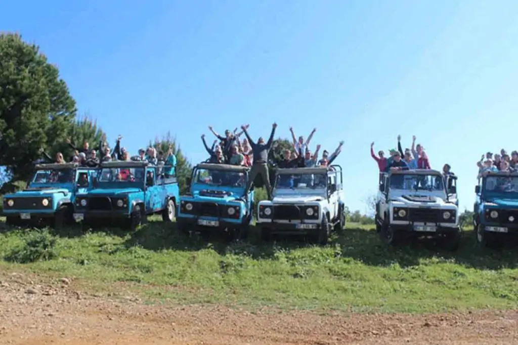 Jeep Safari și tur cu barca pe Lacul Verde