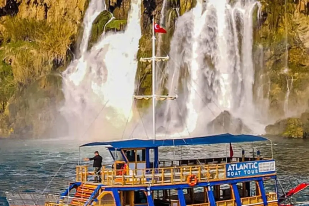 Cascada Düden și turul cu barca în Antalya