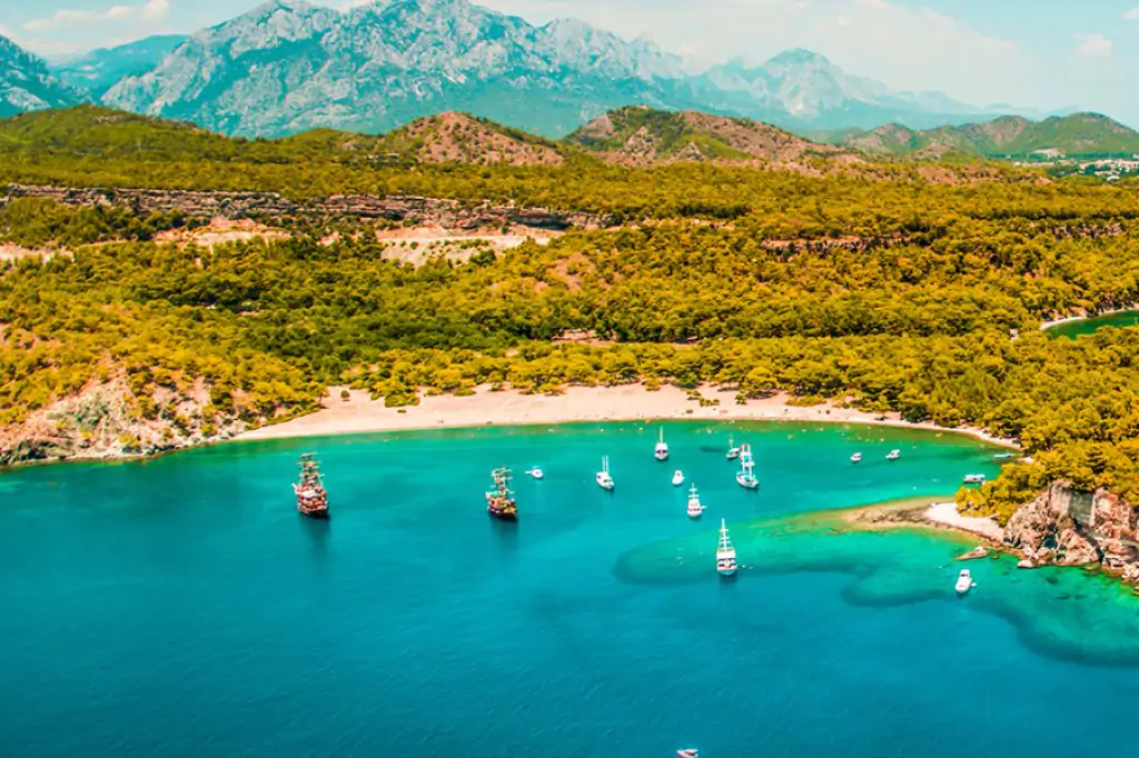 Kemer boat tour to Antalya