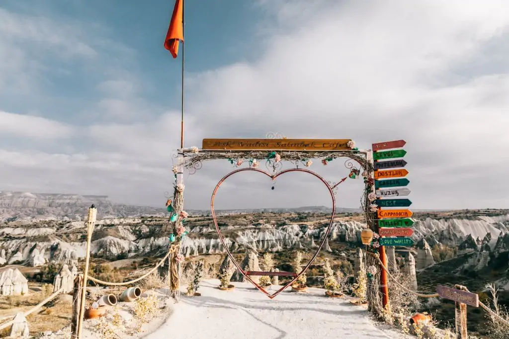 Red Day Tour in Cappadocia w/Lunch