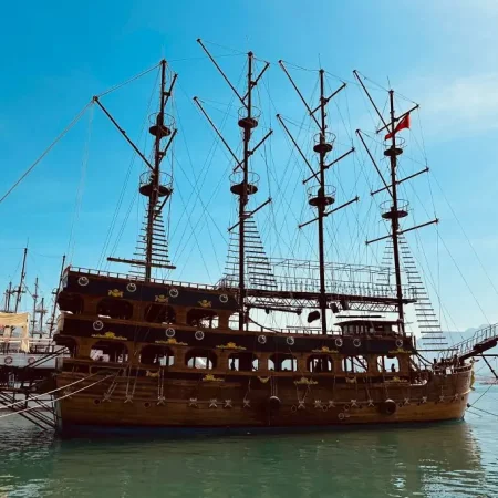 Luxury Alanya Pirate Boat with Hotel Transfer