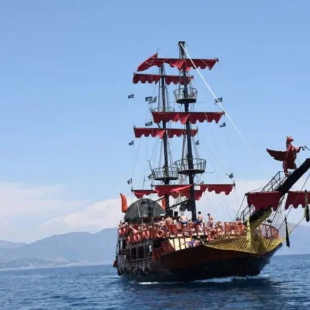 Экскурсия на пиратской лодке VIKING в Мармарисе