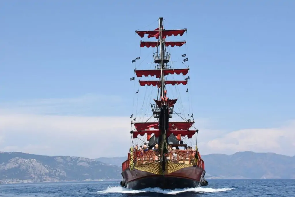 VIKING Pirate Boat Tour în Marmaris