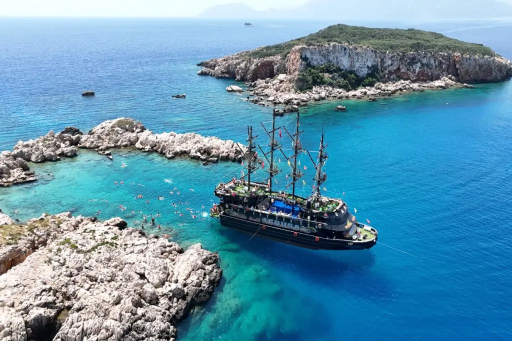 Kemer Medusa Excursie cu barca cu plecare din Antalya