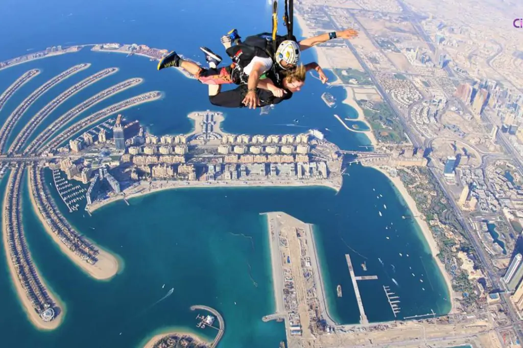 Ski Diving Experience in Dubai