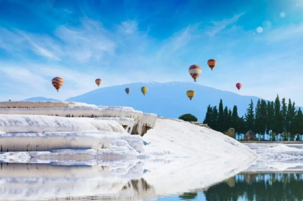 Zbor cu balonul cu aer cald din Antalya la Pamukkale