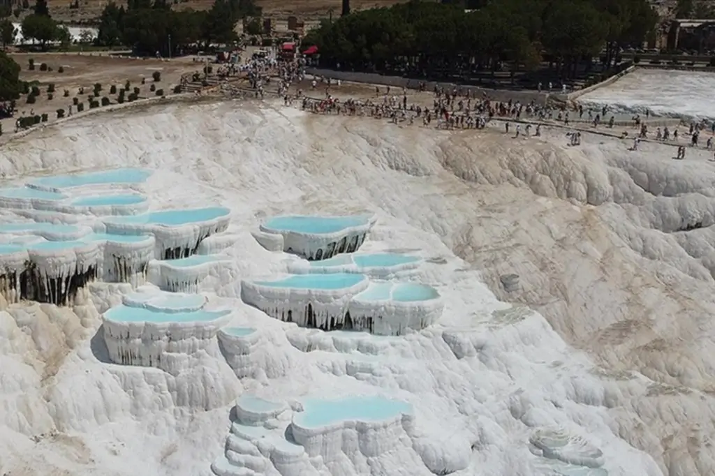 Lot balonem na ogrzane powietrze z Antalyi do Pamukkale