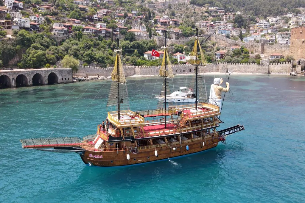 Alanya Pirate Dilara-6 Excursie cu barca