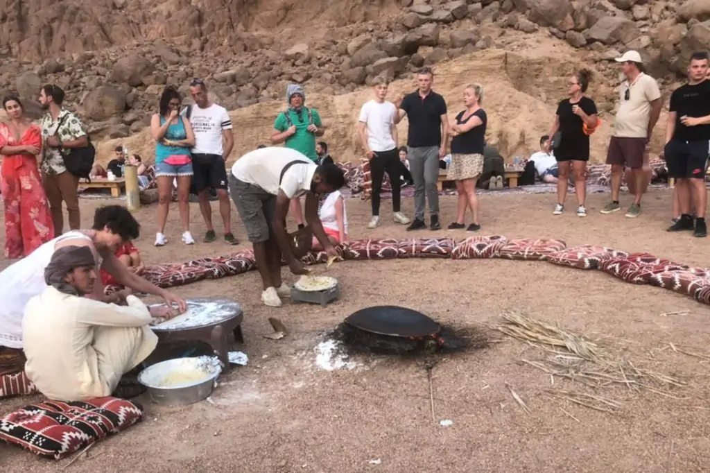 Super Safari Adventure 5x1 w Sharm El Sheikh (kolacja beduińska, przejażdżka na wielbłądzie, pokazy, quady/ATV i obserwacja gwiazd przez teleskop)