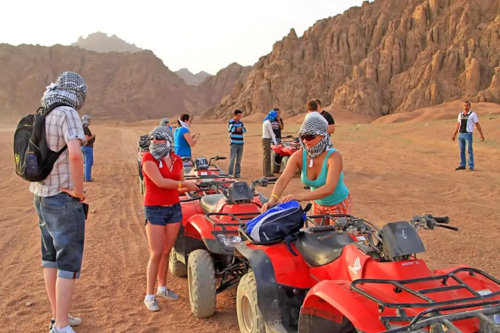 Super Safari Abenteuer 5x1 in Sharm El Sheikh ( Beduinen Abendessen, Kamelreiten, Show, Quad Bikes/ATV & Sternenbeobachtung mit Teleskop )