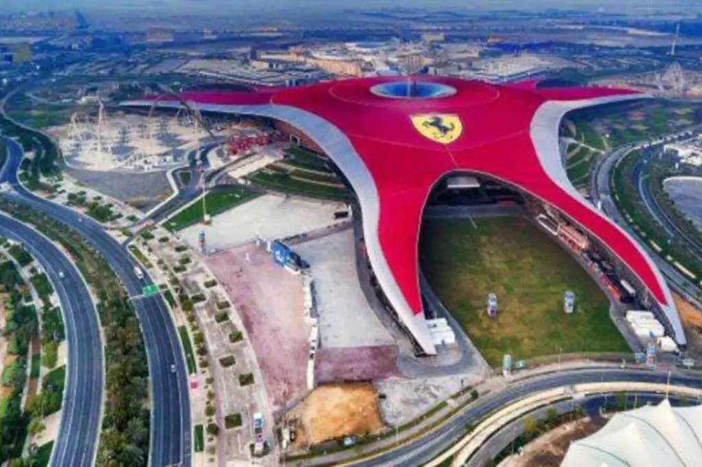 Тематический парк Ferrari World - Самые быстрые американские горки