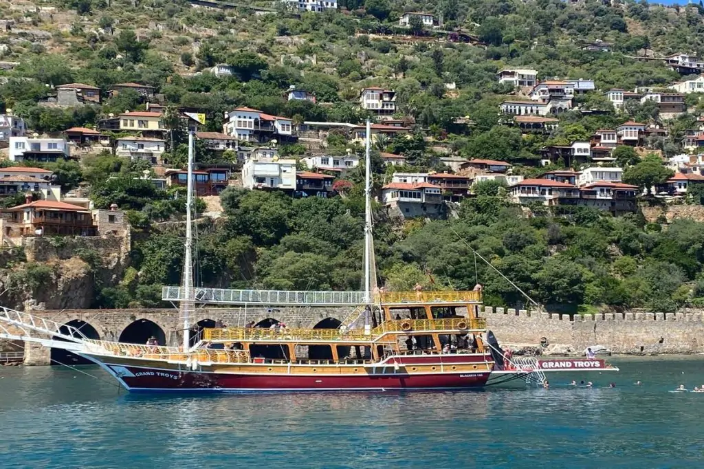 Alanya Boat Tour cu Grand Troy's 07 Family Boat