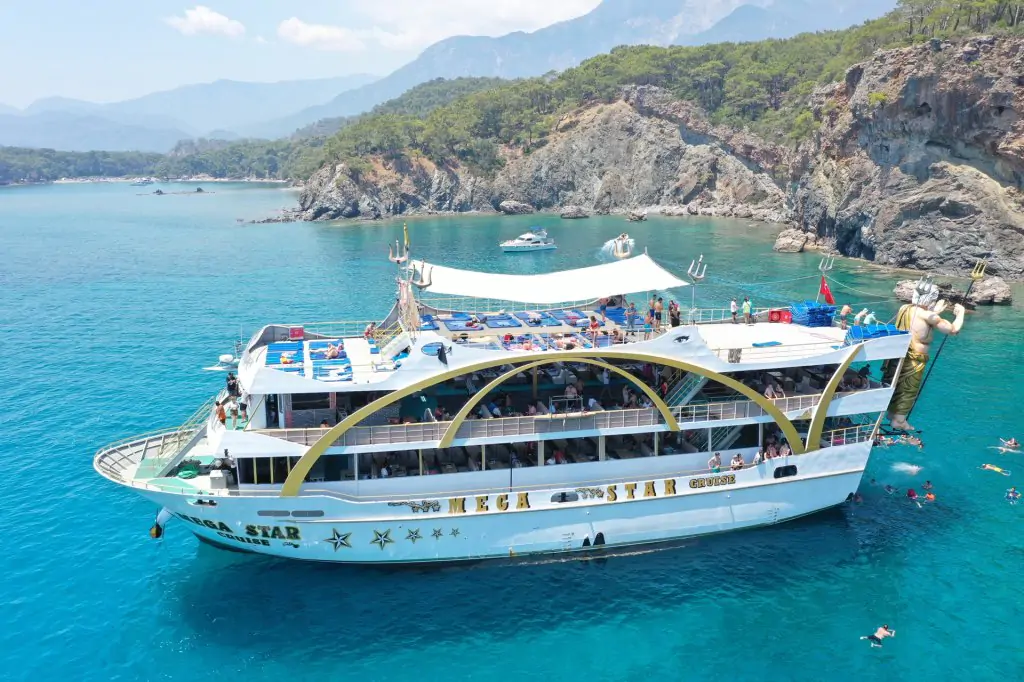 From Antalya: Megastar Boat Trip with Lunch and Hotel Transfer