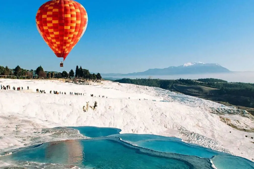 Turul de neuitat Pamukkale și Lacul Salda din Antalya