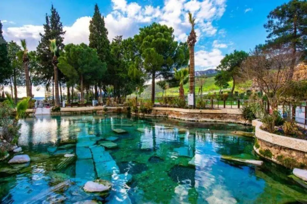 Unvergessliche Pamukkale und Salda See Tour von Antalya