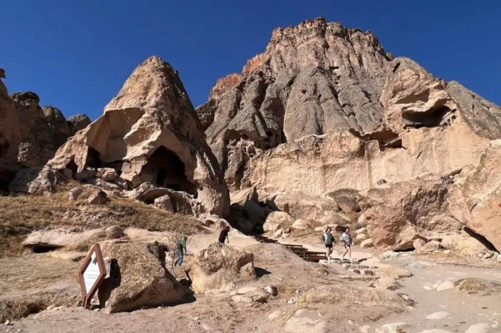 Cappadocia Full Day Guided Green Tour İncluding Lunch and Hotel Round Transfer