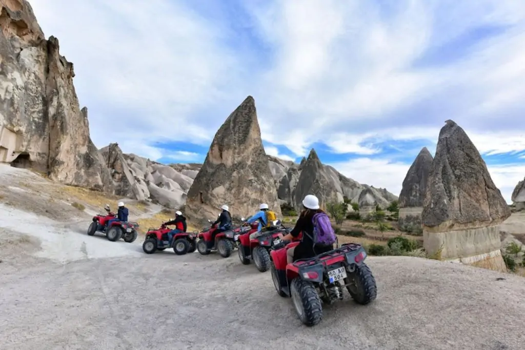 Cappadocia Plimbare cu ATV cu opțiunea răsărit/apus de soare sau zi + transfer