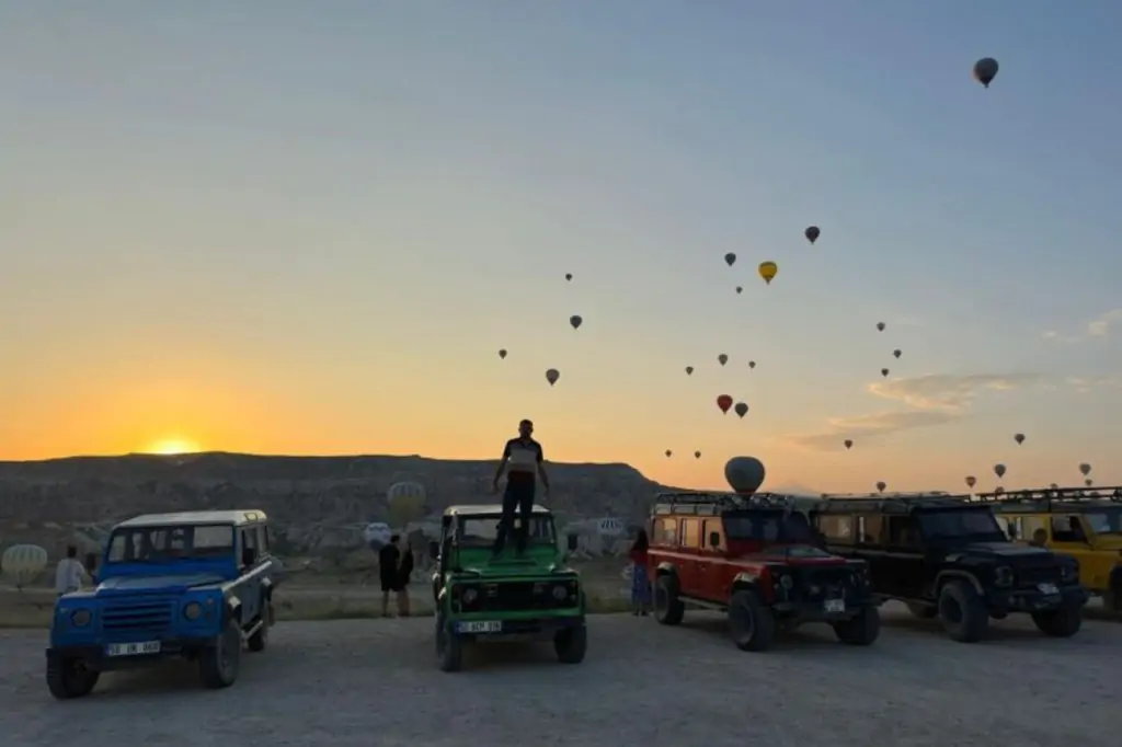 Kappadokien Jeep-Safari mit Sonnenaufgang/Sonnenuntergang Option + Hotel Teansfer