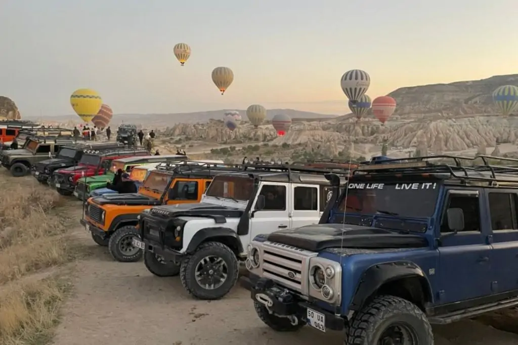 Kappadokien Jeep-Safari mit Sonnenaufgang/Sonnenuntergang Option + Hotel Teansfer