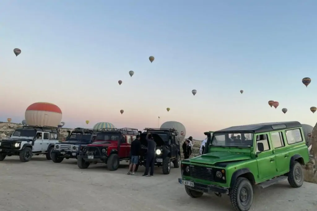 Kappadokien Jeep-Safari mit Sonnenaufgang/Sonnenuntergang Option + Hotel Teansfer