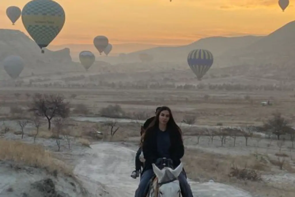 Călărie în Cappadocia cu opțiunea răsărit/apus de soare sau în timpul zilei + transfer la hotel