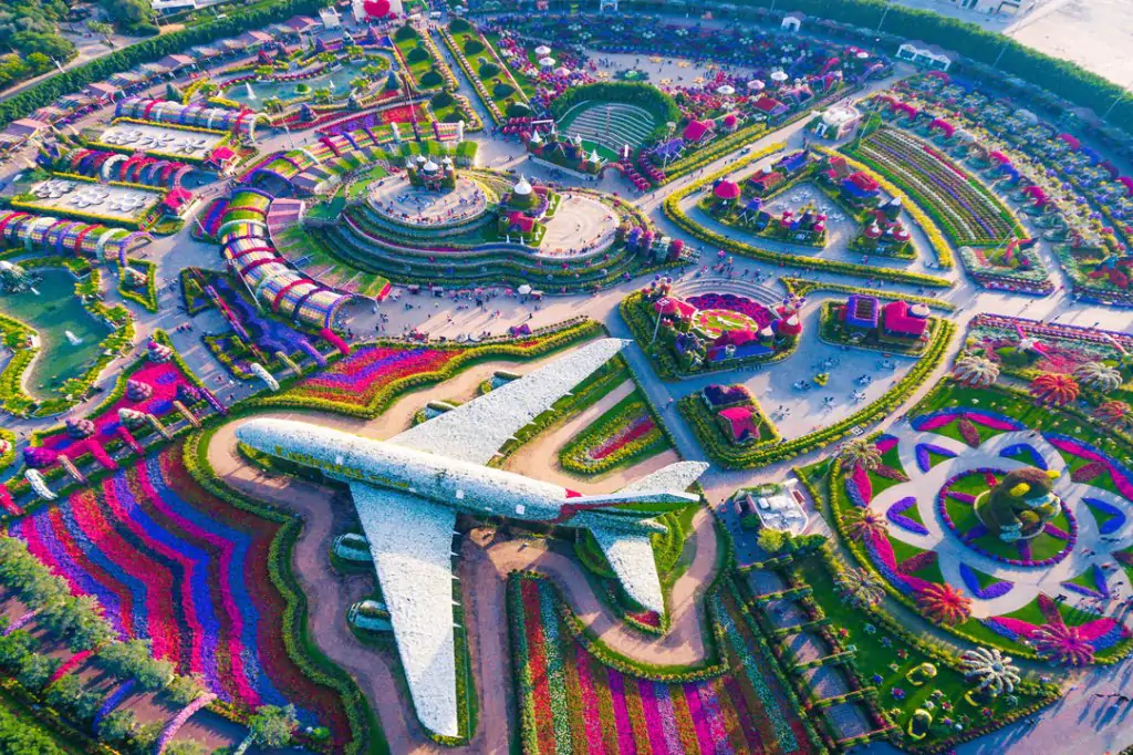 Dubai: Miracle Garden & Global Village Trip